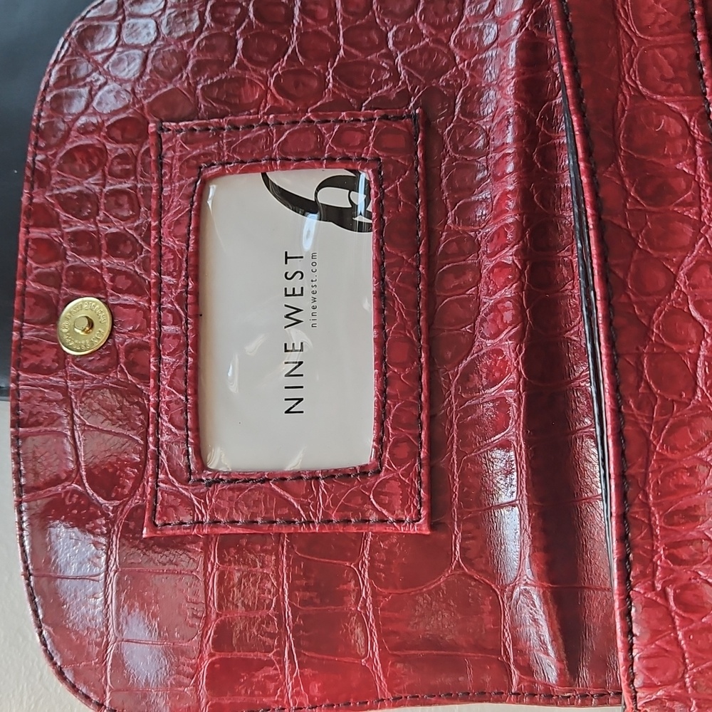 Nine West Bag Crocidile Embossed Red With GOLD Crossbody - Picture 5 of 12